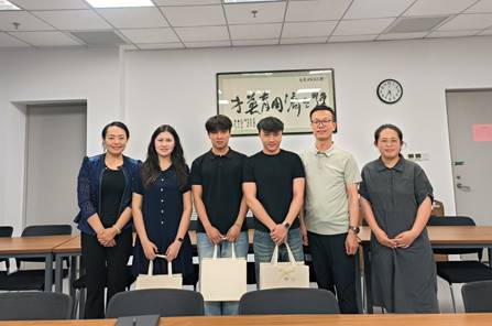毕业生座谈会4 毕业生座谈会4