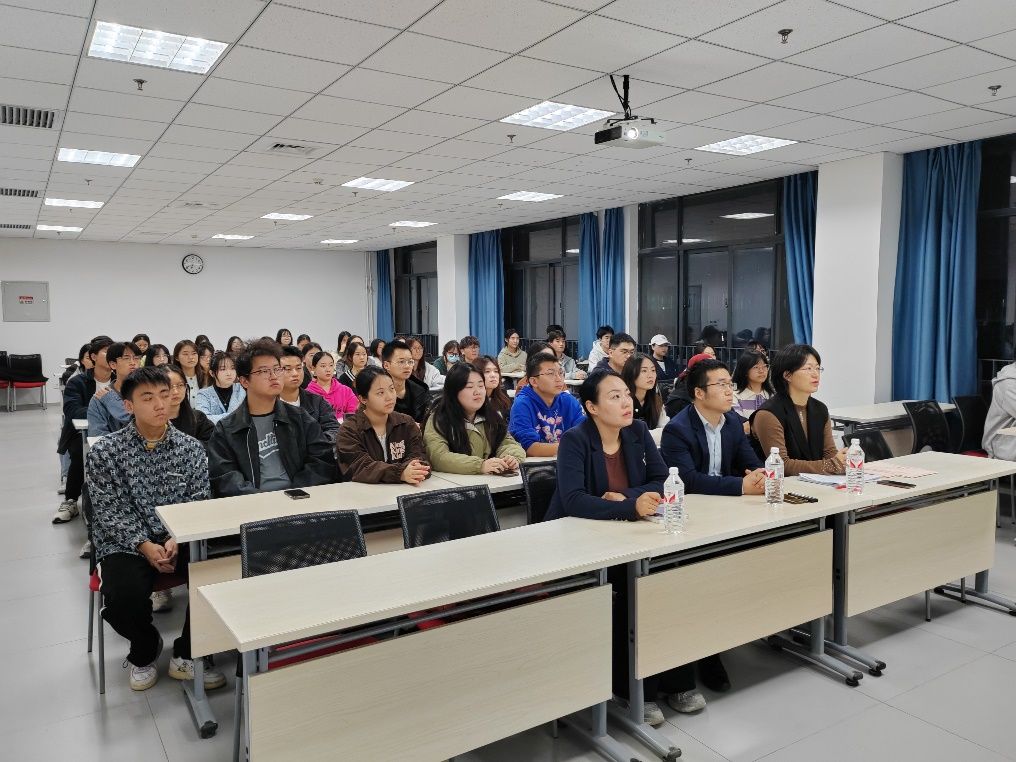 说明: D:\钉钉存储\2024.10.292025欧洲杯
学风联络员聘书颁发大会照片\微信图片_20241029221504.jpg